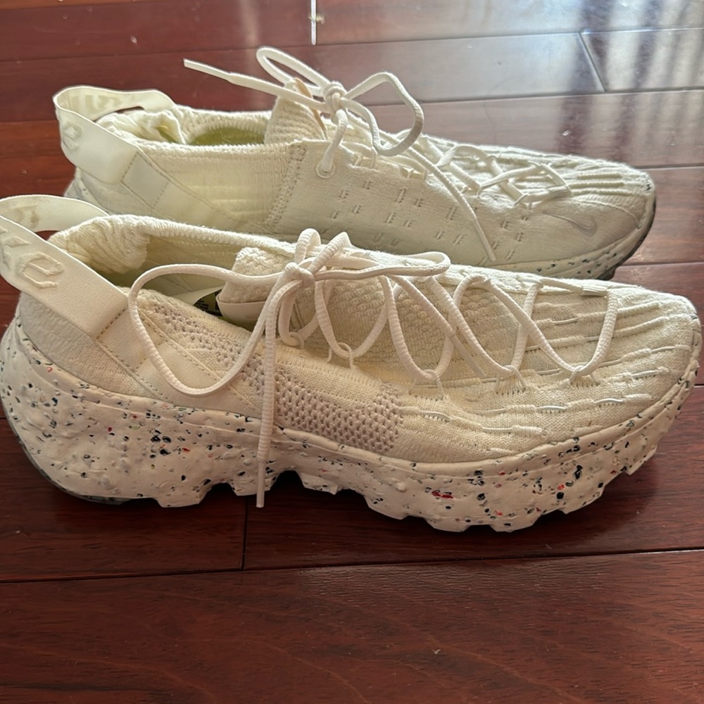 Nike Women's Space Hippie 04' Sail